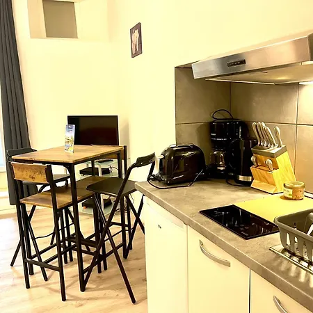 Apartment Avec Terrasse Au Coeur D'aurillac *